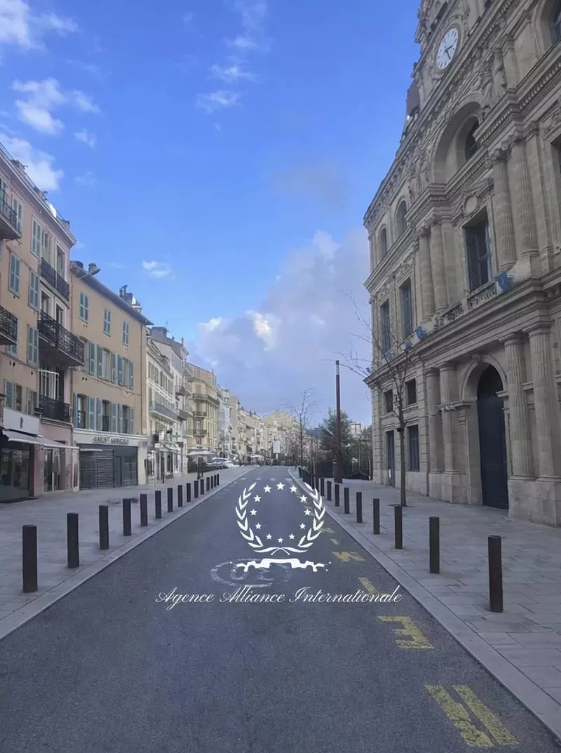 IMMEUBLE-CANNES BANANE - Photo 1