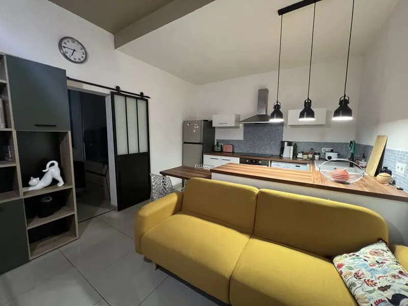 Nîmes centre, quartier de la gare / Ste Perpétue, immeuble de 3 appartements loués et vendus meublés - Photo 1
