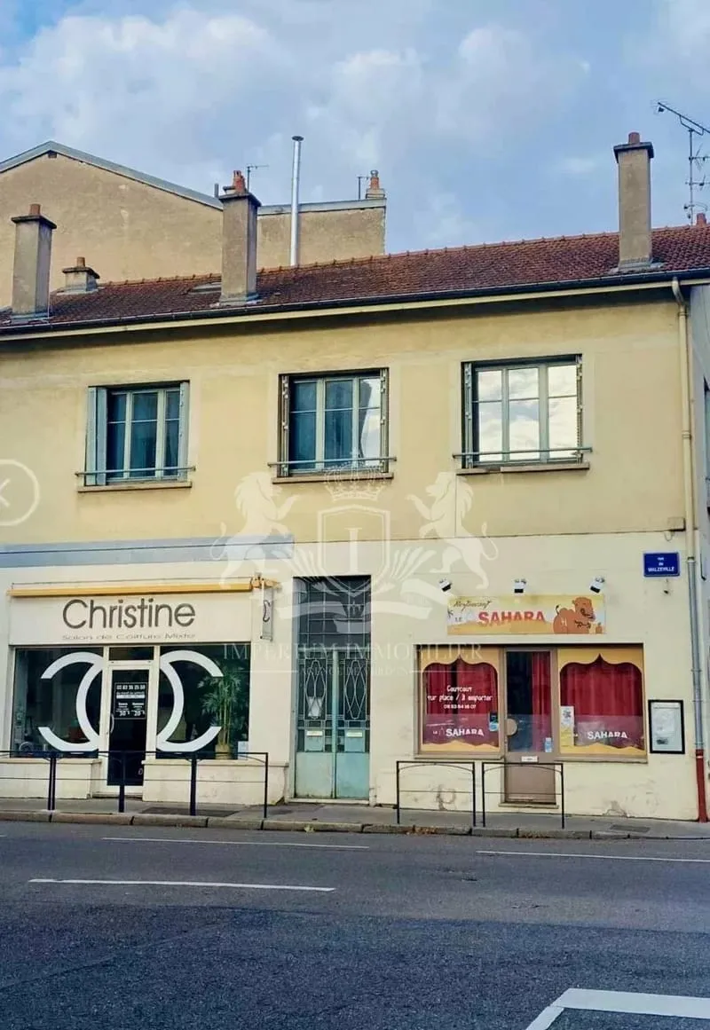 Immeuble - Quartier Trois Maisons - Photo 1