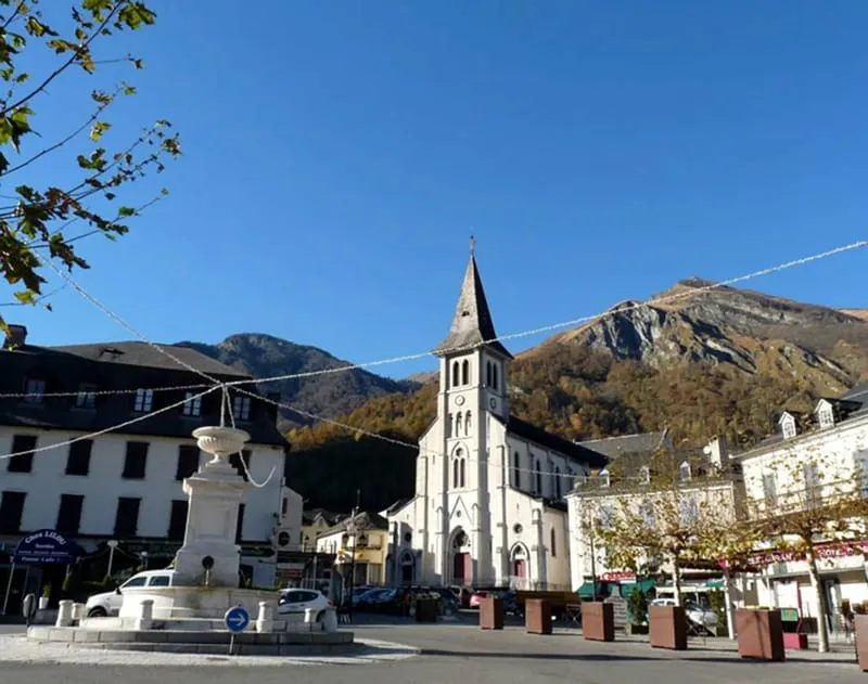 LARUNS CENTRE, A VENDRE Immeuble avec restaurant et logements - Photo 1