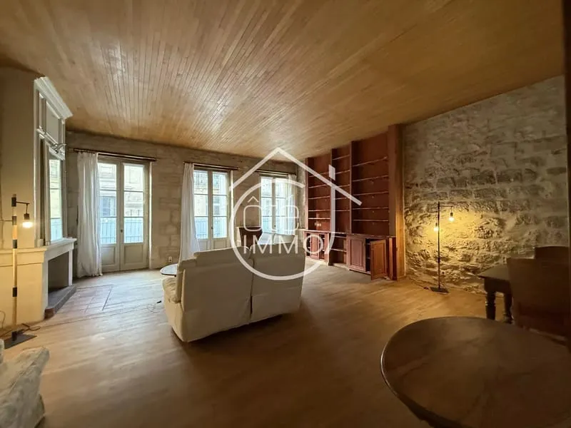 Sainte-Foy-la-Grande - Immeuble de rapport rénové d'environ 380 m² en coeur de ville - Photo 1