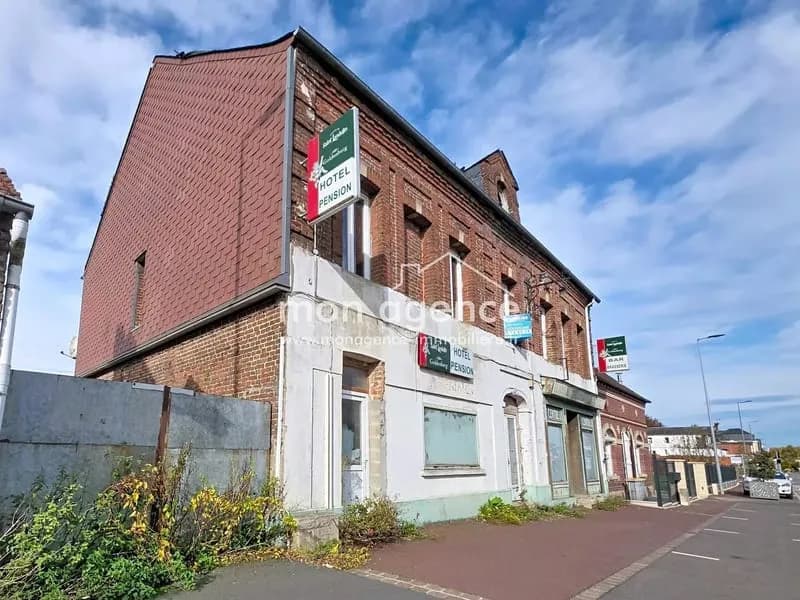 Immeuble de rapport - 493 m² bâtis sur 524 m² de terrain - Photo 1