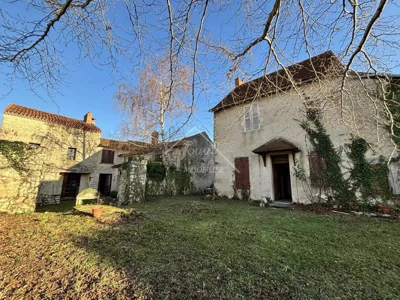 Ensemble immobilier en pierre - Photo 1