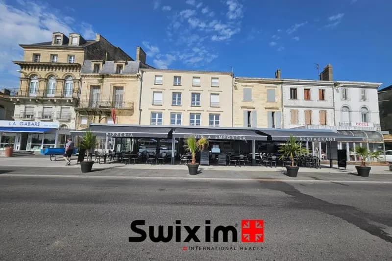 Ensemble immobilier et fond de commerce à Pauillac - Photo 1