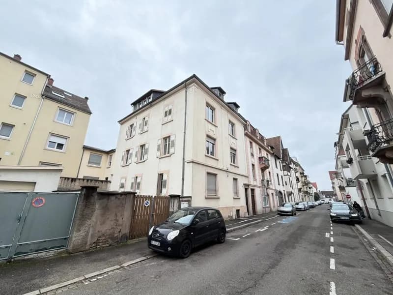 Schiltigheim, Immeuble de 331 m² composé de 4 appartements et 2 garages - Photo 1