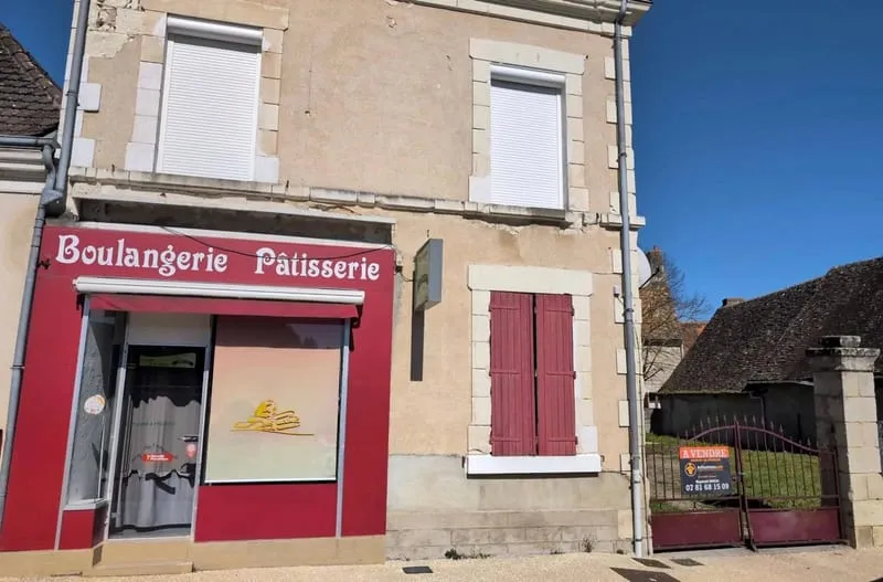 Saint Genou 36 : Centre bourg - Immeuble commercial - Photo 1