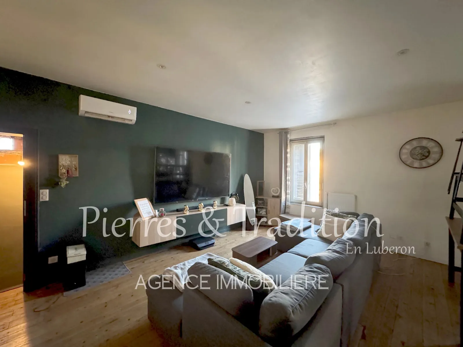 Apt, emsemble immobilier avec appartement T3 et local commercial - Photo 1