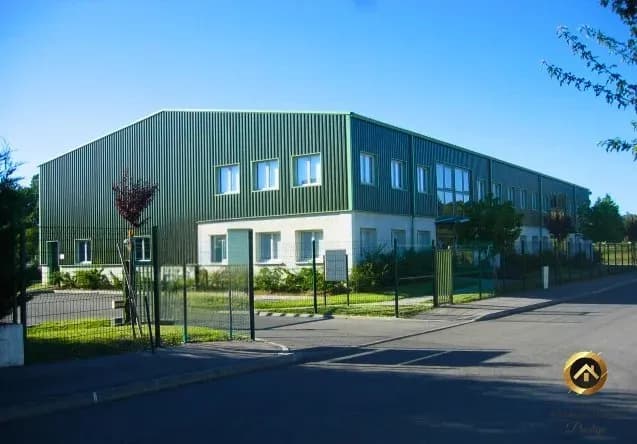 IMMEUBLE D'INVESTISSEMENT | 1 411 m² | 8,5 % DE RENDEMENT | POTENTIEL 11 % | VILLEFONTAINE - Photo 1