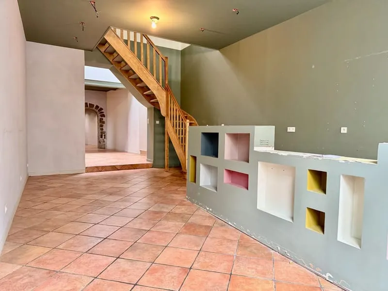 Vieux Douai - immeuble de 300 m² (251 m² habitables) - Garage 42 m² et espaces de stockages - Photo 1