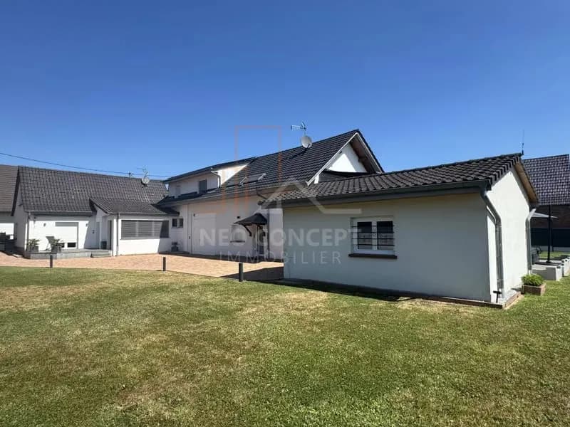 Ensemble immobilier de 219 m² à Forstfeld - Photo 1