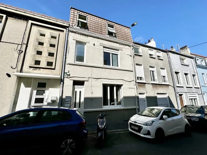 Immeuble de rapport - Emplacement recherché à deux pas de la place Dalton - Photo 1