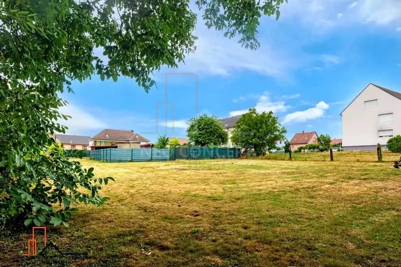 Ensemble immobilier avec grand terrain - Photo 1