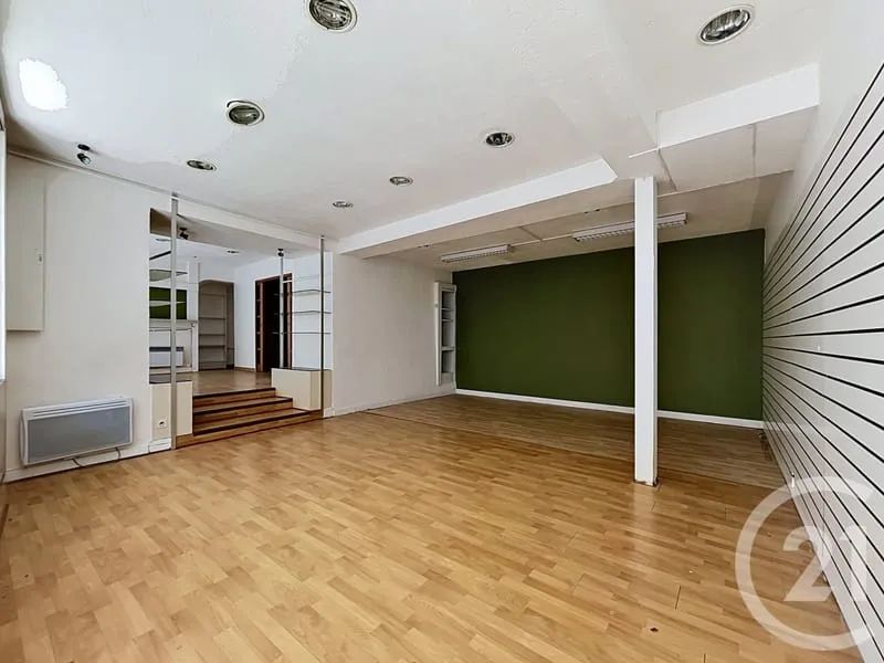 Bâtiment 110 m² - Photo 1