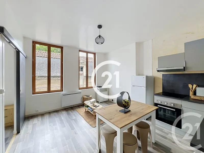 Bâtiment 102 m² - Photo 1