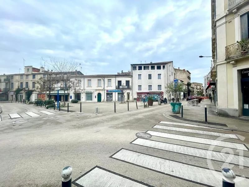 Bâtiment 1 pièce 300 m² - Photo 1