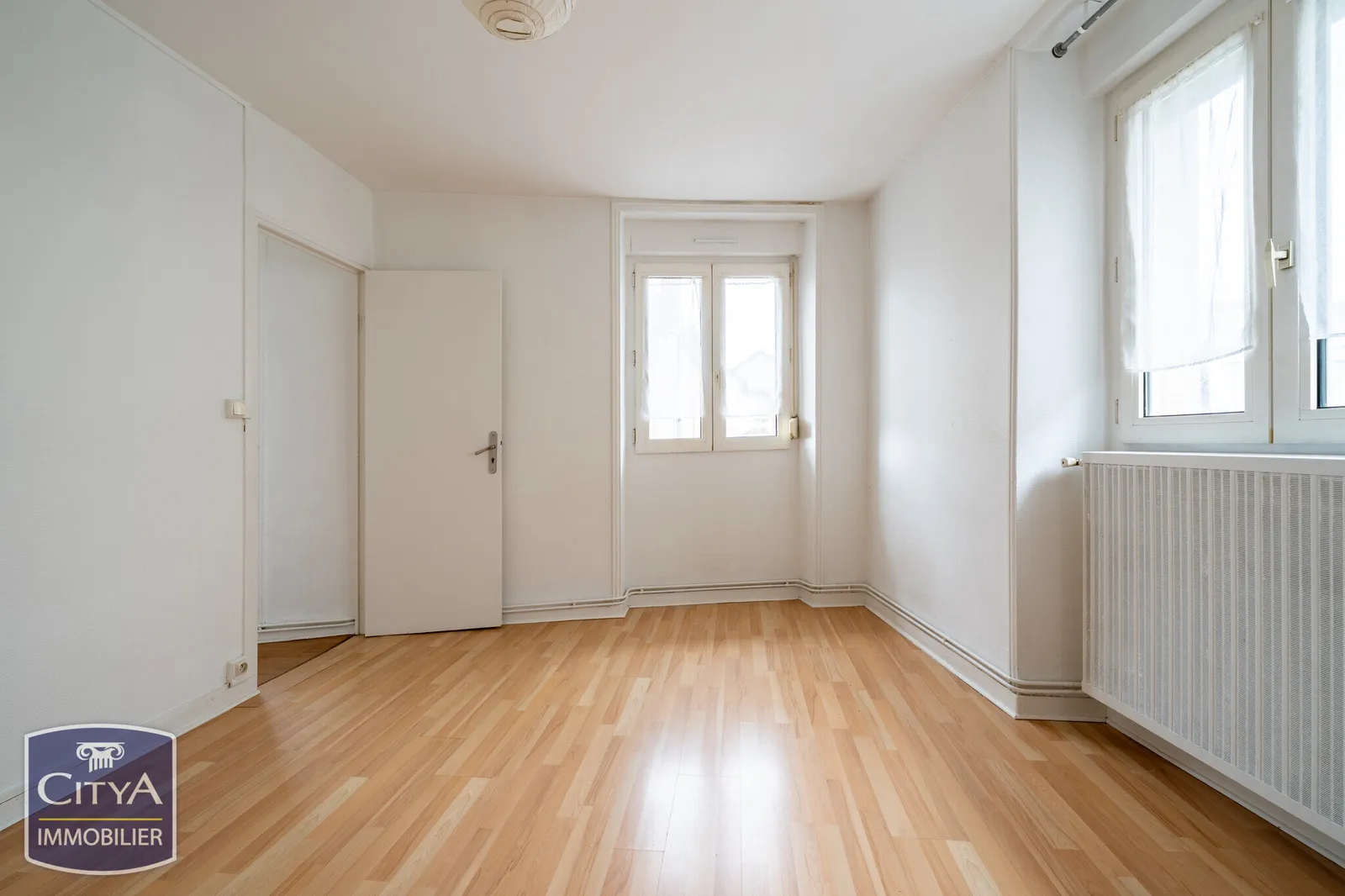 Immeuble - Photo 1
