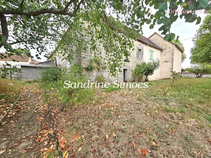 Ensemble immobilier à la Trimouille- Terrain 1714m2 - Photo 1