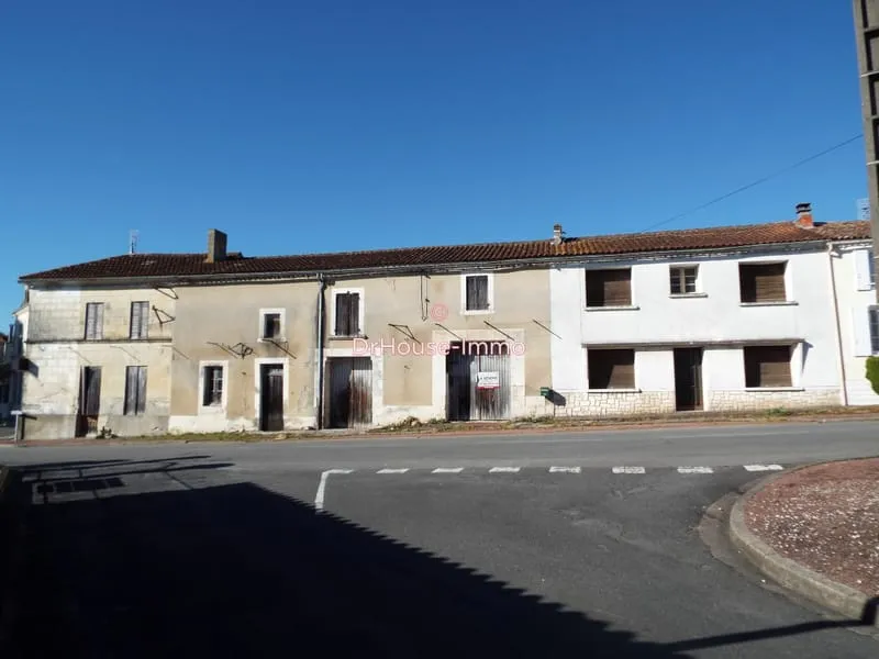 Ensemble immobilier dans bourg - Photo 1