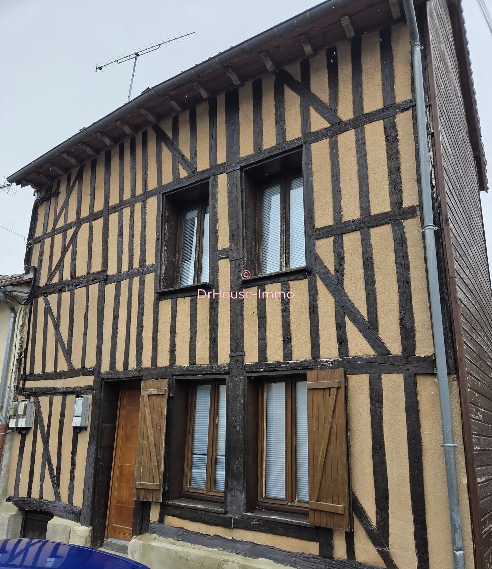 Immeuble - Photo 1