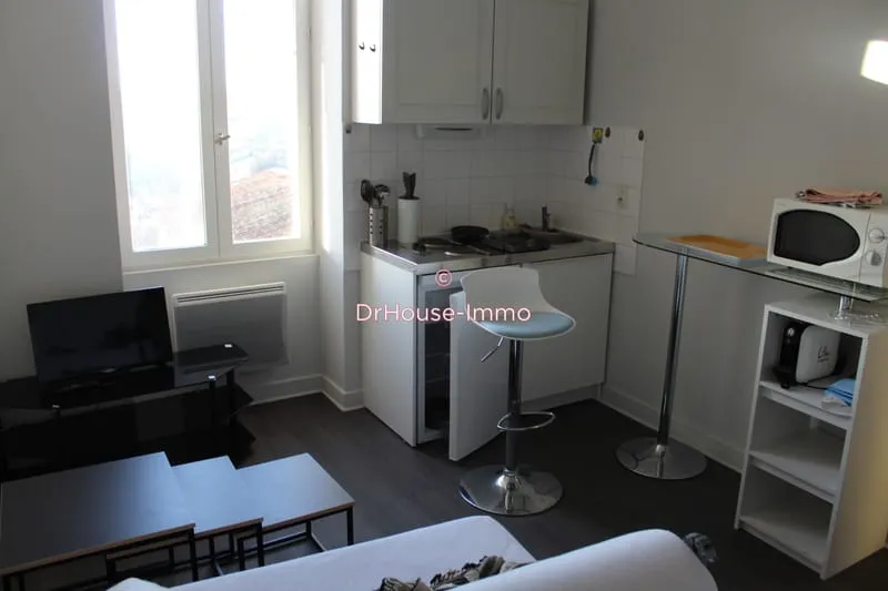 16000 ANGOULEME A VENDRE IMMEUBLE AVEC 4 APPARTEMENTS +UN COMMERCE CENTRE VILLE - Photo 1
