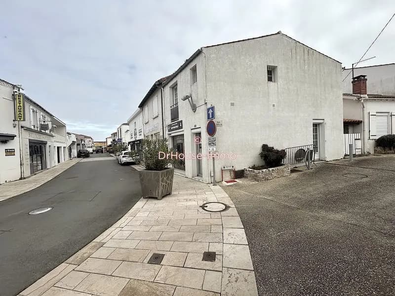 IMMEUBLE COEUR DE VILLE DE LA TRANCHE - Photo 1