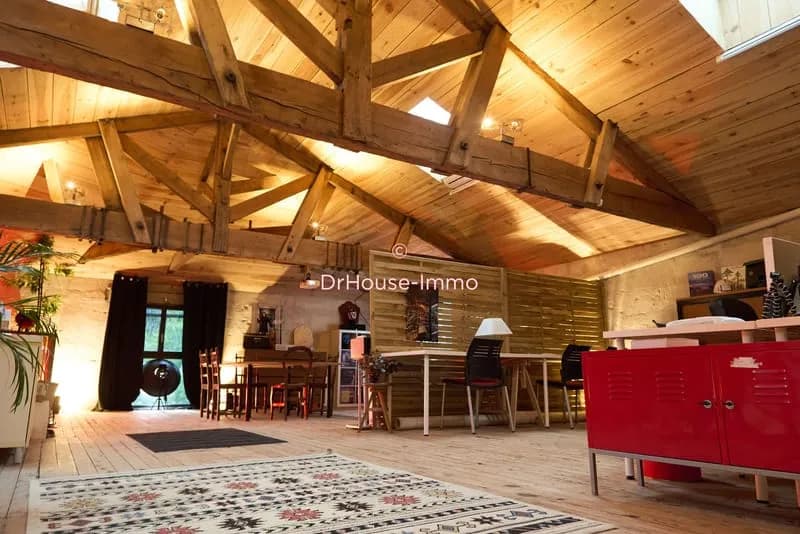 Bâtiment - Hangar - immeuble de 380 m² sur deux niveaux - Photo 1