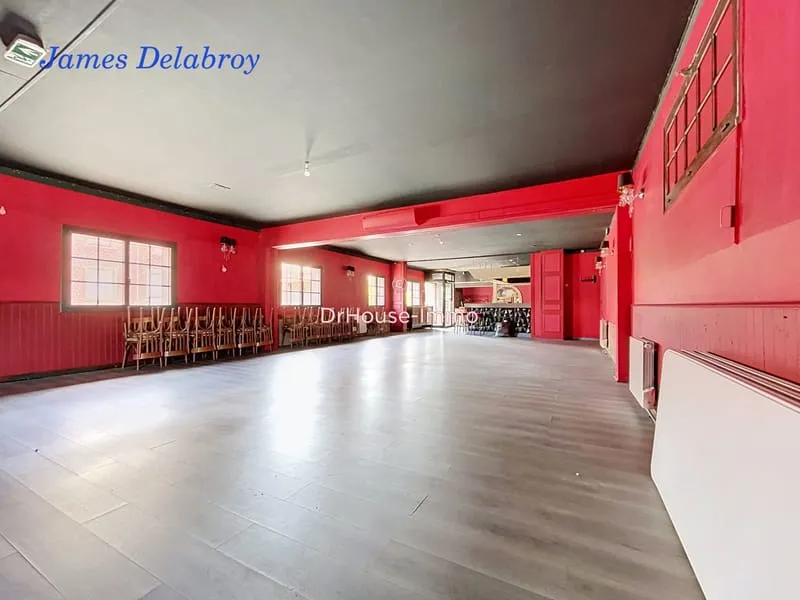 Ensemble immobilier avec logements - Photo 1