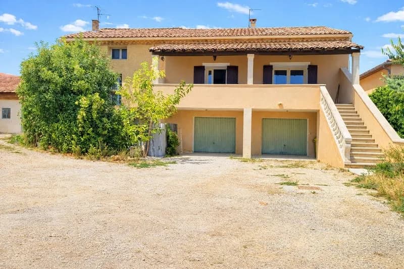 EXCLUSIVITÉ ? Immeuble de rapport / Mas de village à Saint-Saturnin-lès-Avignon ? 2 appartements loués ? Garages ? Terrain 650 m² - Photo 1