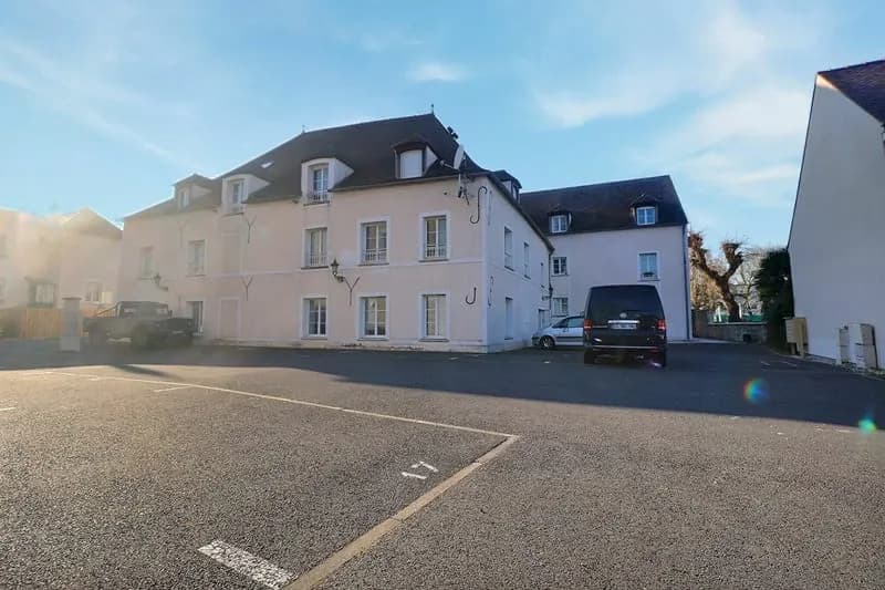 Immeuble à Vendre à Etampes 1200 m2 - Photo 1