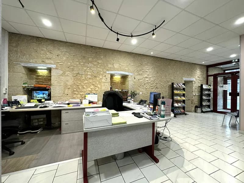 A vendre, plein centre ville de Périgueux, superbe Immeuble de 237 m² sur 4 niveaux - Photo 1