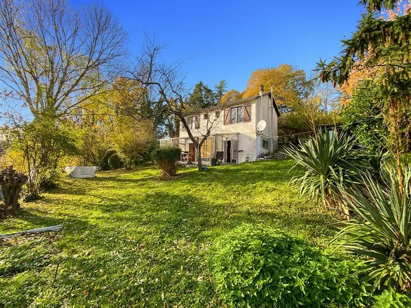 Terrain constructible avec deux maisons à Melun - Photo 1