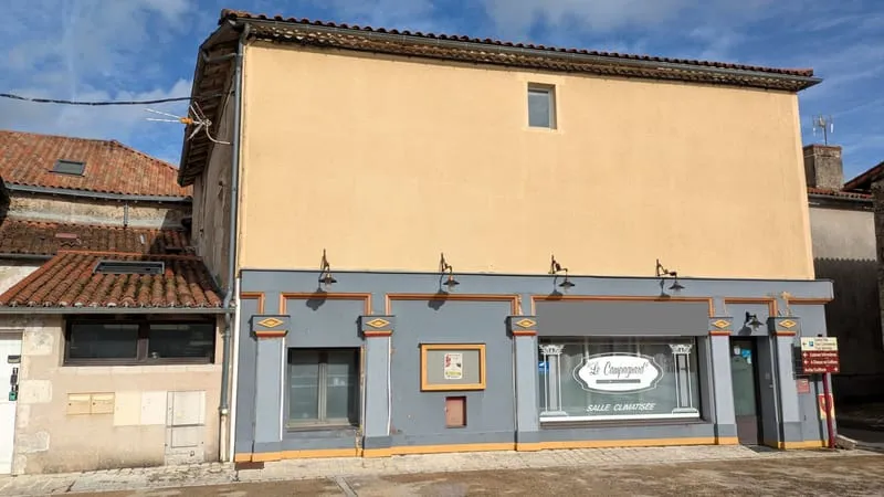 Immeuble de rapport en centre bourg - Photo 1