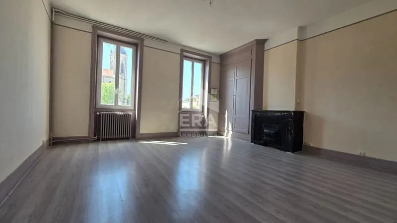 Immeuble Amberieu En Bugey 6 pièce(s) 1 local commercial 1 appartement T4 investissement - Photo 1