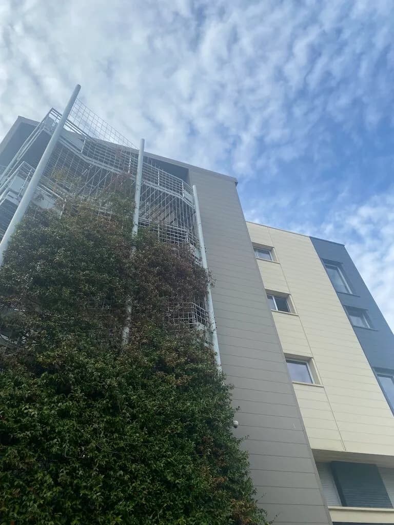 1ERE LIGNE SUR AXE PASSANT IMMEUBLE DE BUREAUX BON INVESTISSEMENT LOCATIF - Photo 1