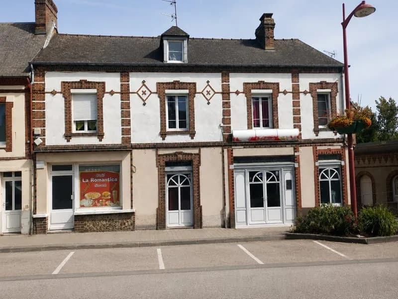 À vendre - Immeuble de caractère avec fort potentiel d'aménagement - Photo 1