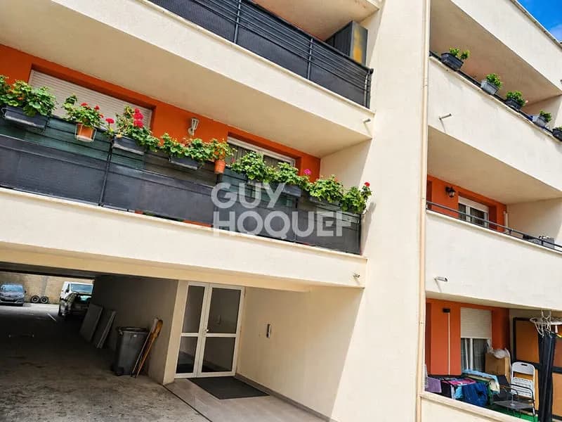 Immeuble - Photo 1