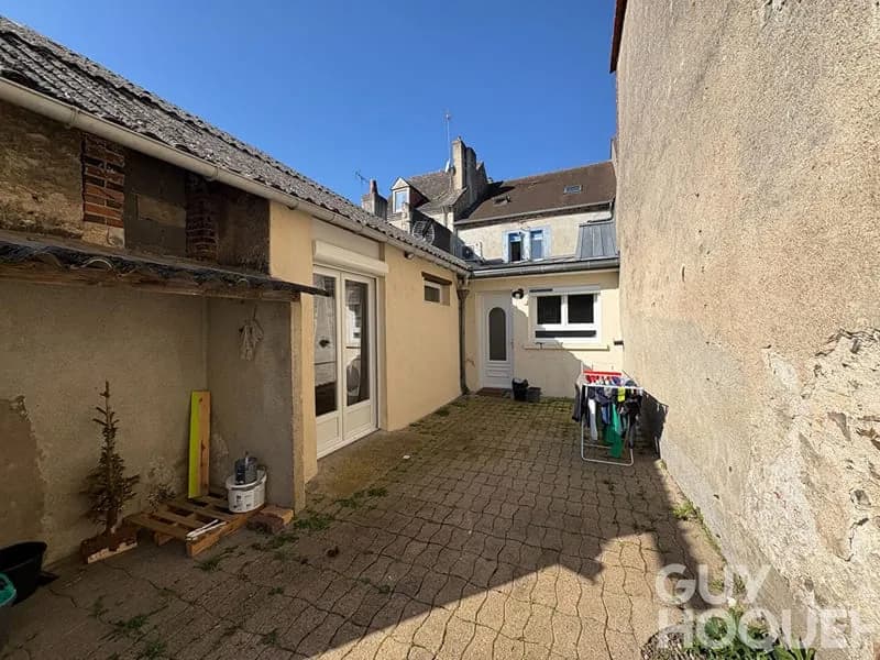 Immeuble de rapport en hyper-centre de Cloyes-sur-le-Loir - Photo 1