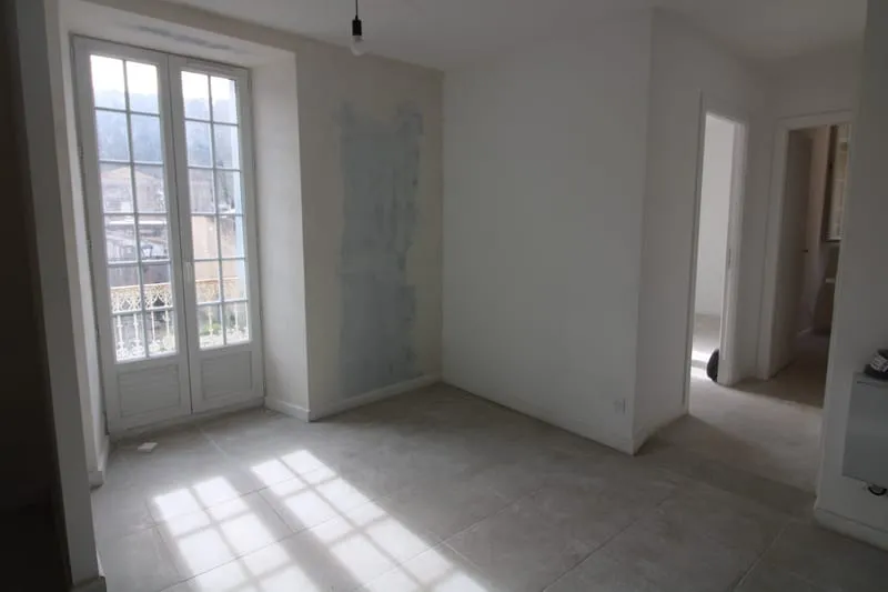 IMMEUBLE 8 appartements , 2 garages, un local pour 580 m2. - Photo 1