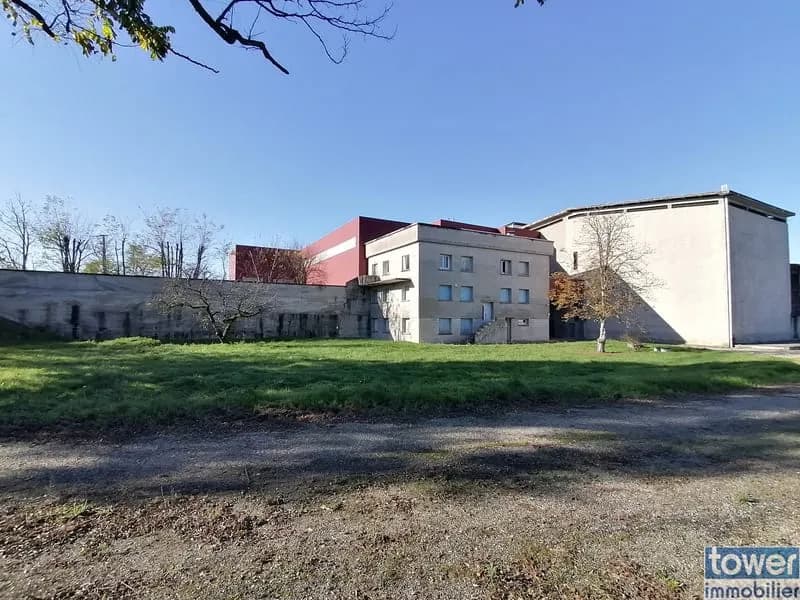 Campsas - ensemble immobilier à usage industriel et commerci - Photo 1