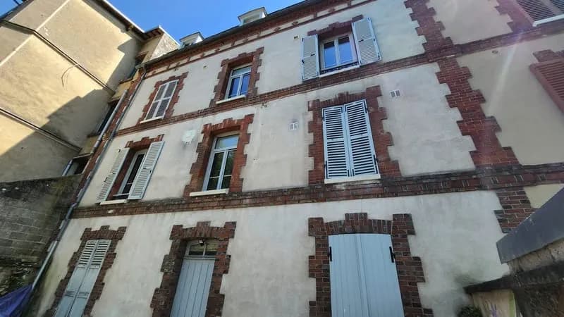NEMOURS - Photo 1