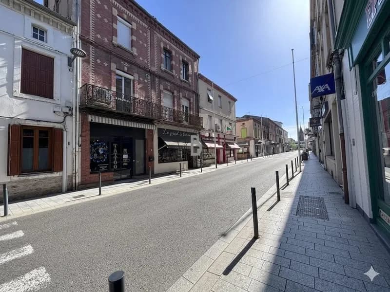 Immeuble - local commerciel loué+ 2 appartements - CARMAUX - Photo 1