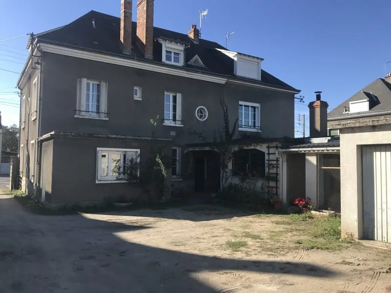 INVESTISSEURS : IMMEUBLE PROCHE GARE DES AUBRAIS - Photo 1