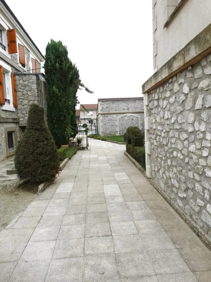 Ensemble immobilier - Photo 1