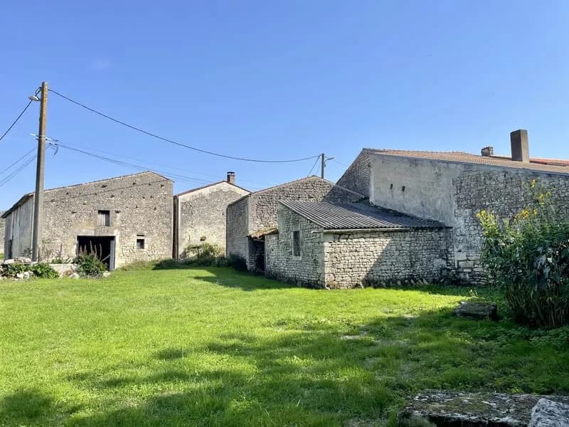 Ensemble d'habitation et de bâtiments avec changement de des - Photo 1