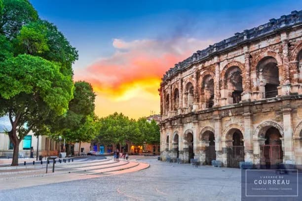 Immeuble à vendre à 450 m des Arènes de NIMES - Photo 1
