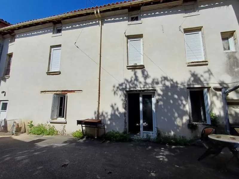 IMMEUBLE A RENOVER CENTRE FONTENAY LE COMTE - Photo 1