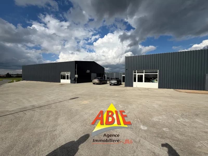 Ensemble immobilier de 698 m2 sur parcelle de 1 529 m2 à Ben - Photo 1