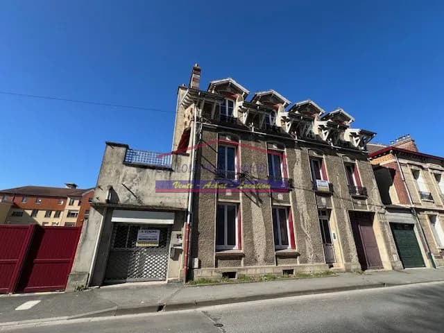 Immeuble en pierres meulières - Photo 1