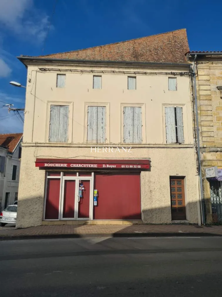 Ensemble immobilier composé d'une Boucherie et un appartemen - Photo 1