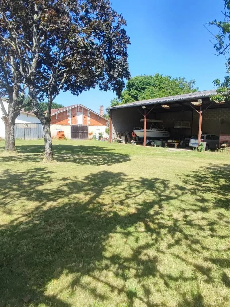 Ensemble Immobilier sur plus d'un hectare à SAINT ESTEPHE - Photo 1